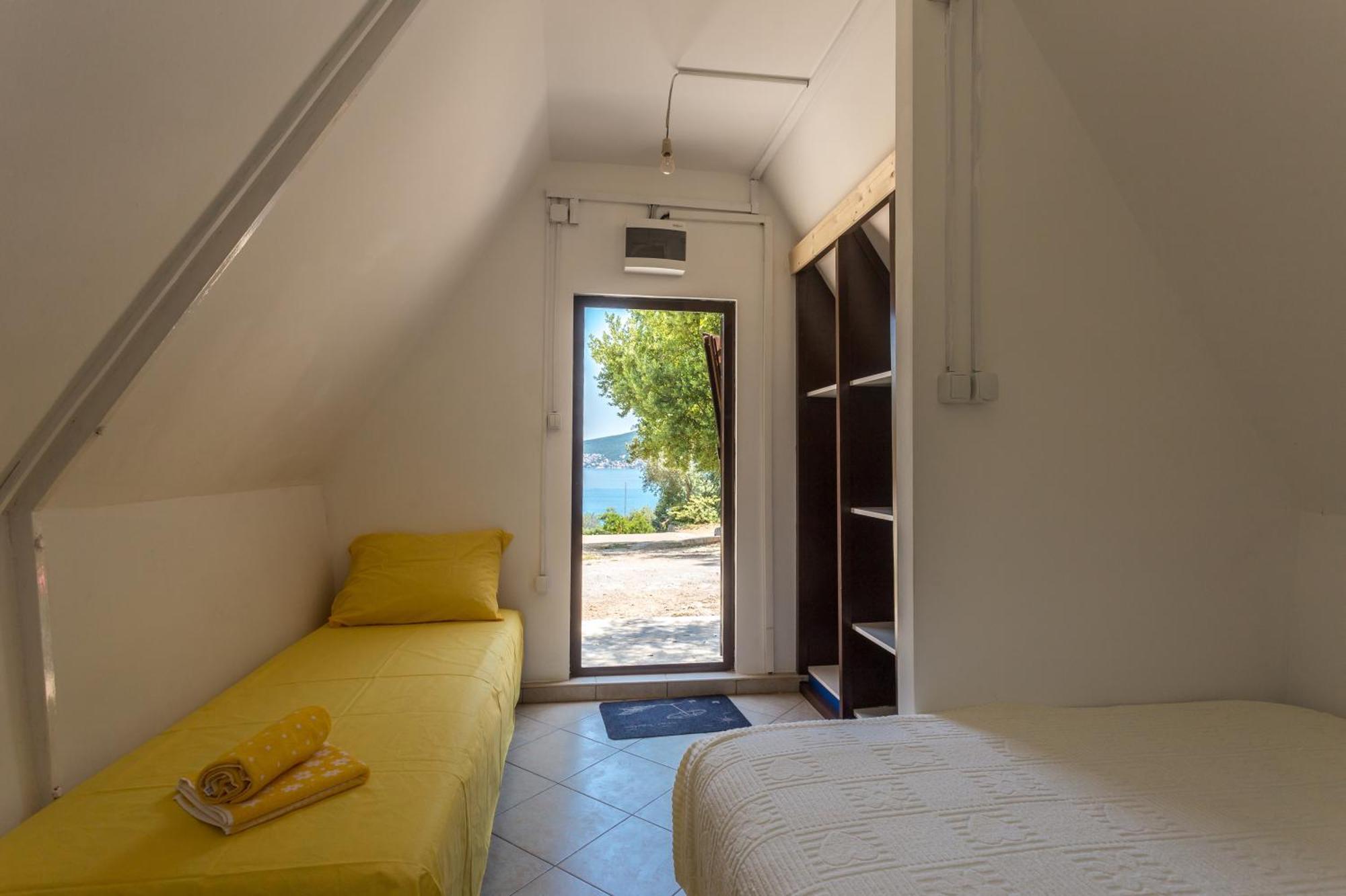 Apartments And Bungalows Mimoza Baosici Herceg Novi Bilik gambar